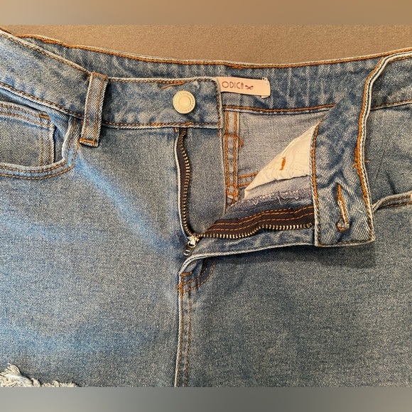 Odica cut off jean shorts, size small - Picture 3 of 5